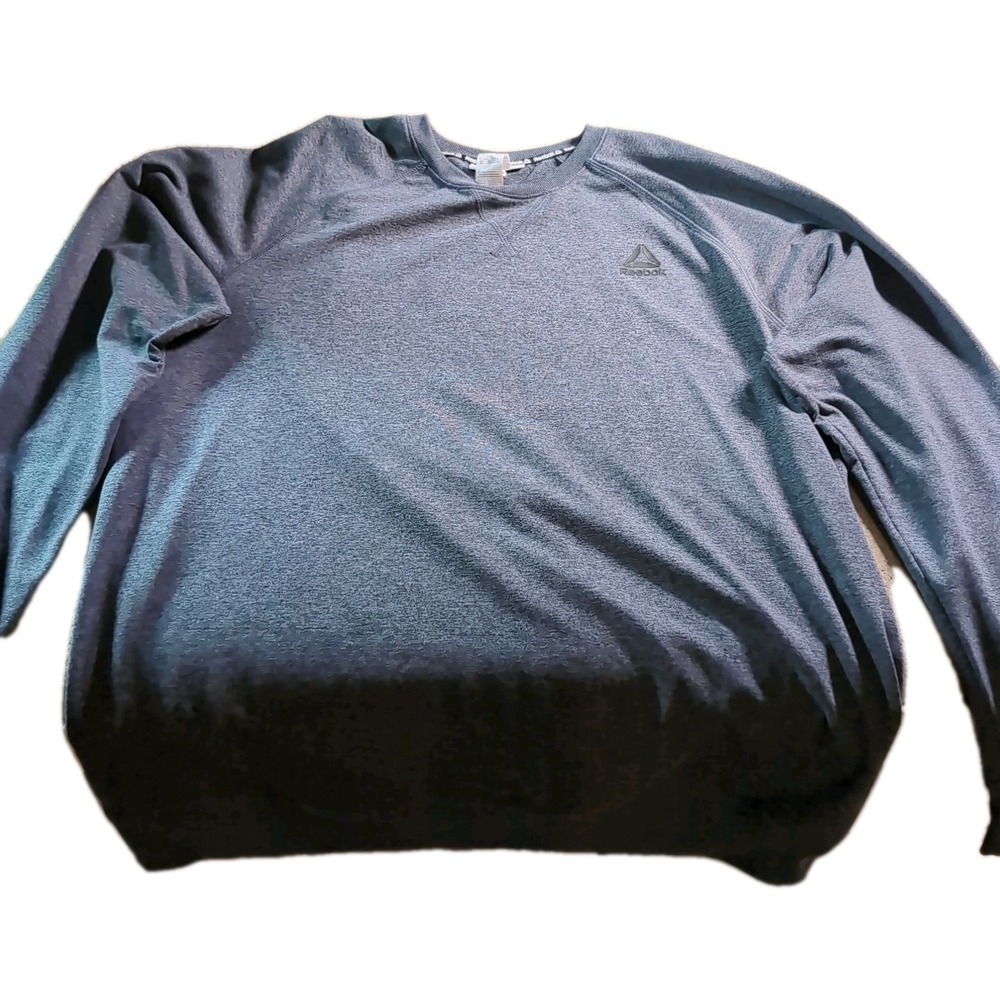 Reebok Men's Size‎ M Sweatshirt Logo Detail On Chest Polyester Blend Long Sleeve